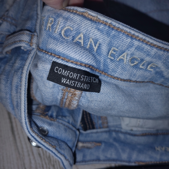 American Eagle Outfitters Distressed Blue Boyfriend Jeans - Picture 4 of 5